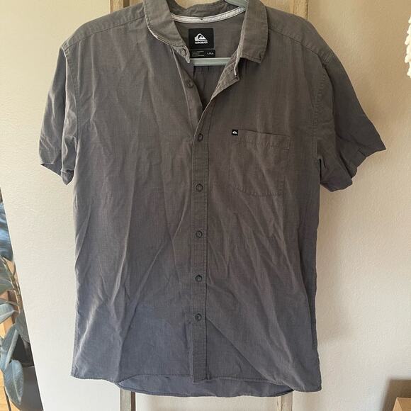 Quicksilver Gray Men’s Large Short Sleeve Button down, Modern style - Picture 1 of 4